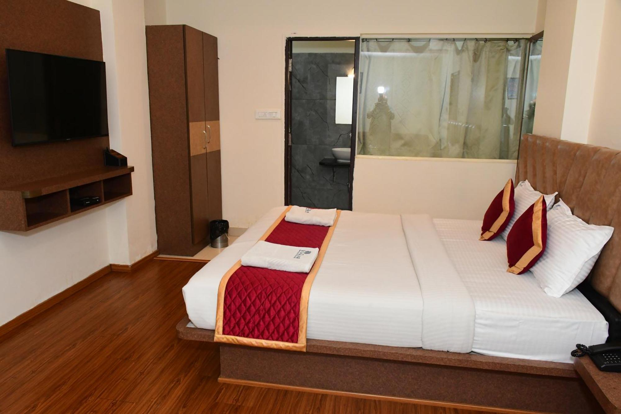 Sai Vihaar Inn & Suites Májszúr Kültér fotó